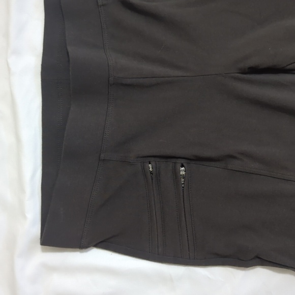 Express Zippered Pocket Leggings, Color Green Size M - Picture 2 of 13